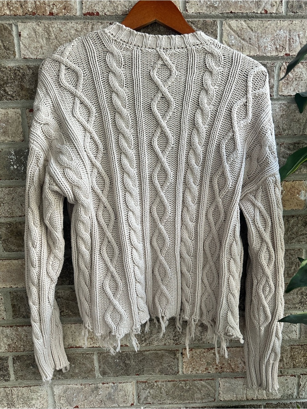 pistola Cream 100% Cotton Chunky Cable-Knit Distressed Hem Crew Sweater Medium - Picture 3 of 9